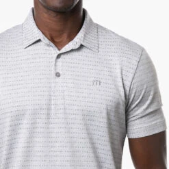 TravisMathew Time Will Tell Golf Polo Shirt -Golf Sale Store Travis Mathew SS21 Time Will Tell Golf Polo Shirt 1MW105 Code SHTRA041 Heather Light Grey Model 2